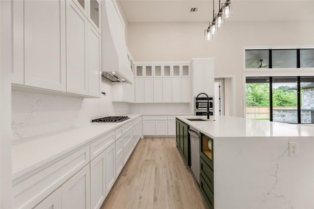 2044 Pebble Bend Drive, College Station, TX 77845