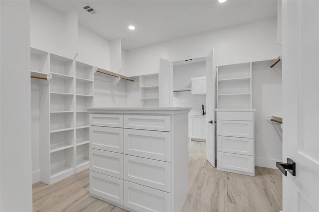 2044 Pebble Bend Drive, College Station, TX 77845