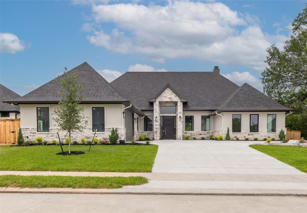 2044 Pebble Bend Drive, College Station, TX 77845