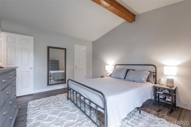 4367 Meadowgreen Estates Dr, St Louis, MO 63129