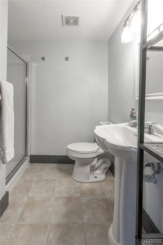 4367 Meadowgreen Estates Dr, St Louis, MO 63129