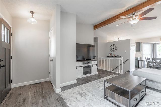 4367 Meadowgreen Estates Dr, St Louis, MO 63129
