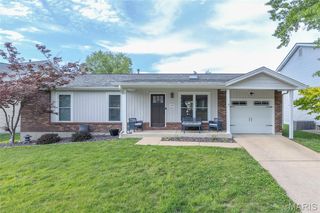 4367 Meadowgreen Estates Dr, St Louis, MO 63129