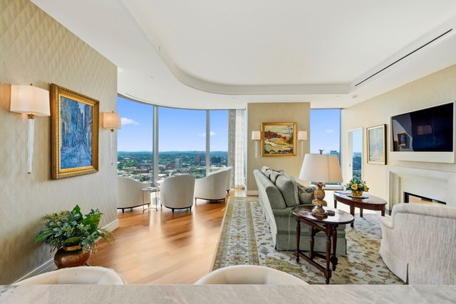 1 Dalton St 3205, Boston, MA 02199