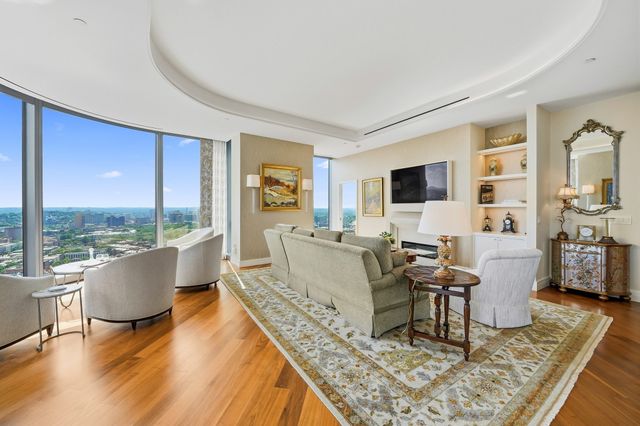 1 Dalton St 3205, Boston, MA 02199