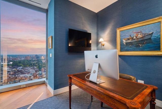1 Dalton St 3205, Boston, MA 02199
