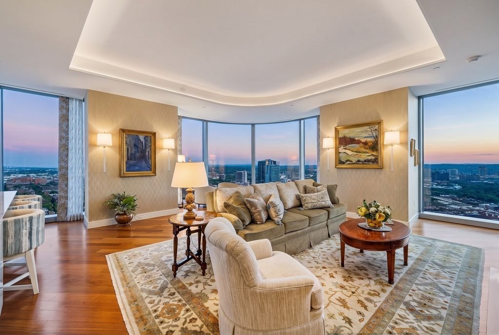 1 Dalton St 3205, Boston, MA 02199