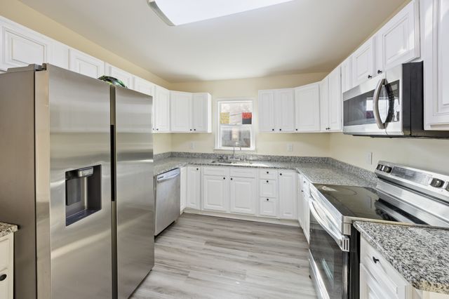 202 W Main St, Decherd, TN 37324