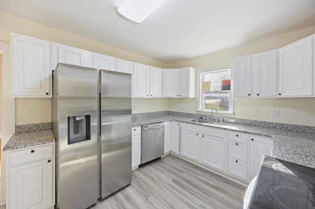 202 W Main St, Decherd, TN 37324