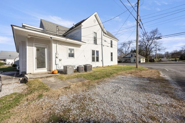 202 W Main St, Decherd, TN 37324