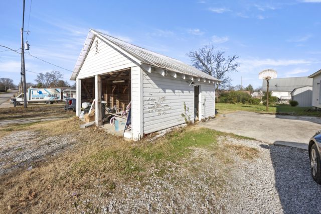 202 W Main St, Decherd, TN 37324