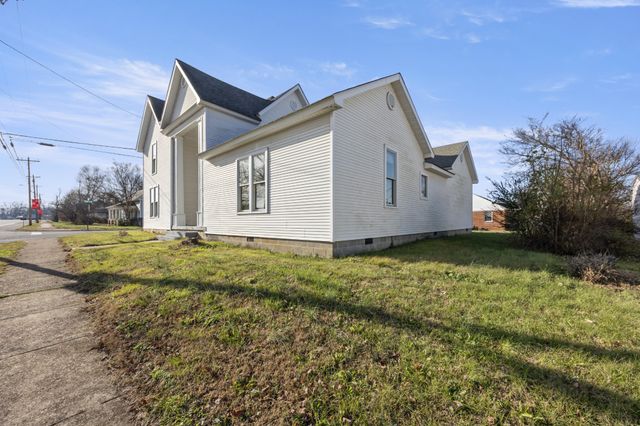 202 W Main St, Decherd, TN 37324