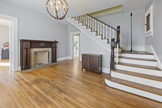 202 W Main St, Decherd, TN 37324