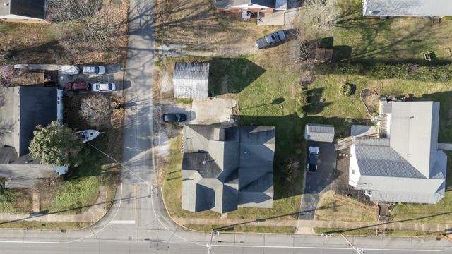 202 W Main St, Decherd, TN 37324