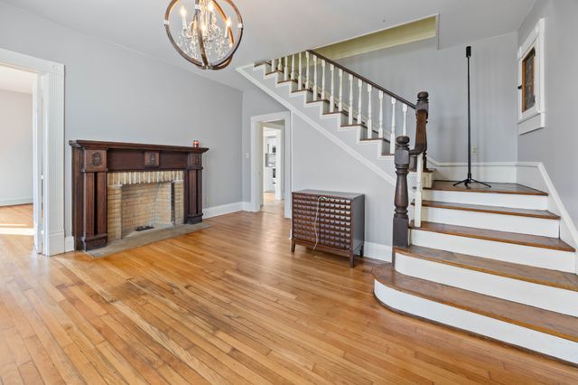 202 W Main St, Decherd, TN 37324