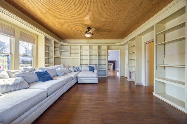 202 W Main St, Decherd, TN 37324