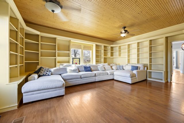 202 W Main St, Decherd, TN 37324