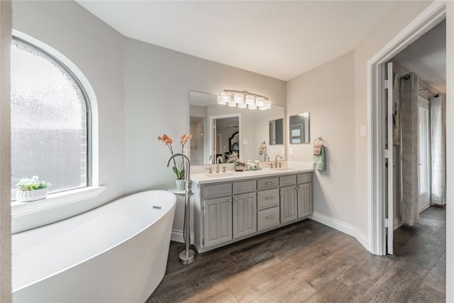 1521 Briarcrest Drive, Grapevine, TX 76051