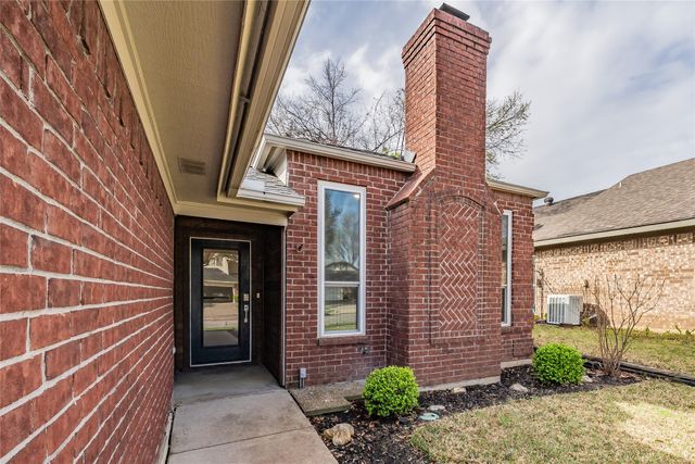 1521 Briarcrest Drive, Grapevine, TX 76051