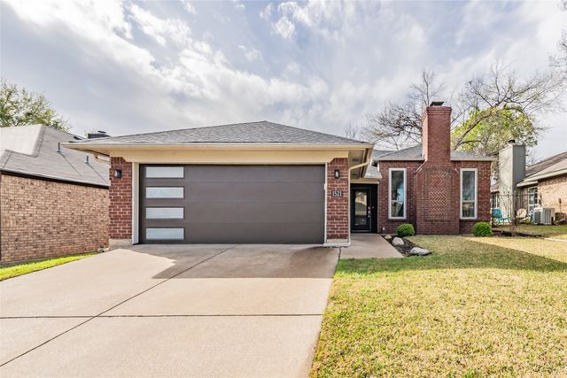 1521 Briarcrest Drive, Grapevine, TX 76051