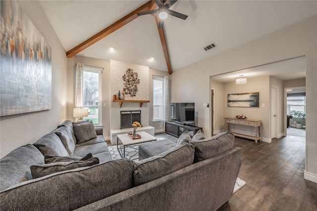 1521 Briarcrest Drive, Grapevine, TX 76051