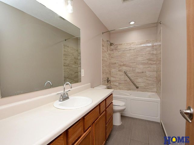 2336 NW 46th Street, Lincoln, NE 68528