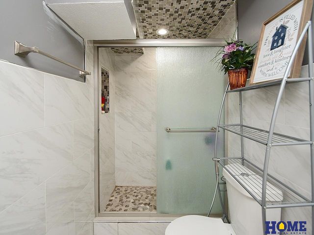 2336 NW 46th Street, Lincoln, NE 68528