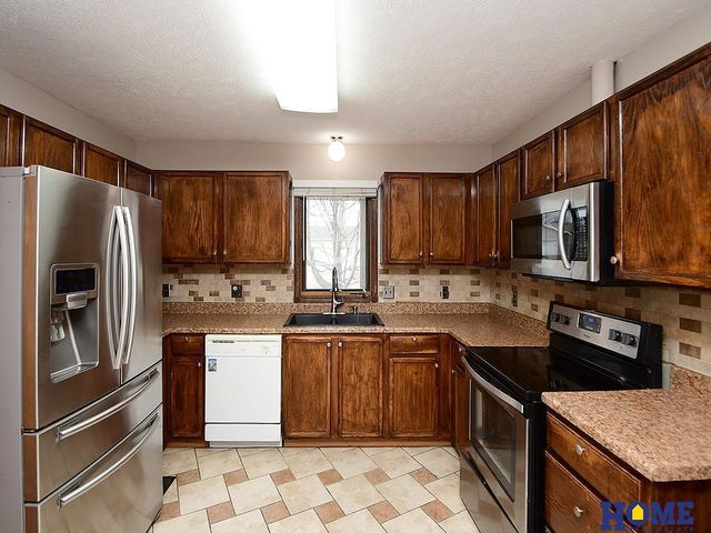 2336 NW 46th Street, Lincoln, NE 68528