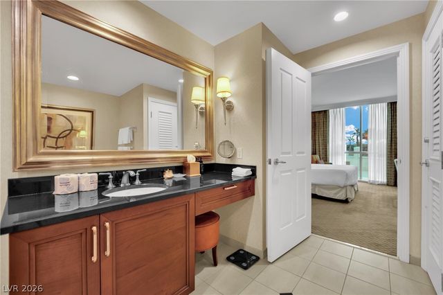 125 East Harmon Avenue 214, Las Vegas, NV 89109