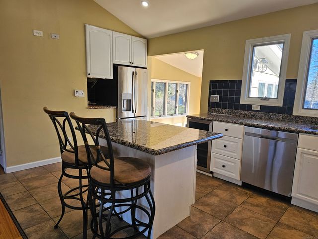 11 Brookfield Drive, Shelton, CT 06484