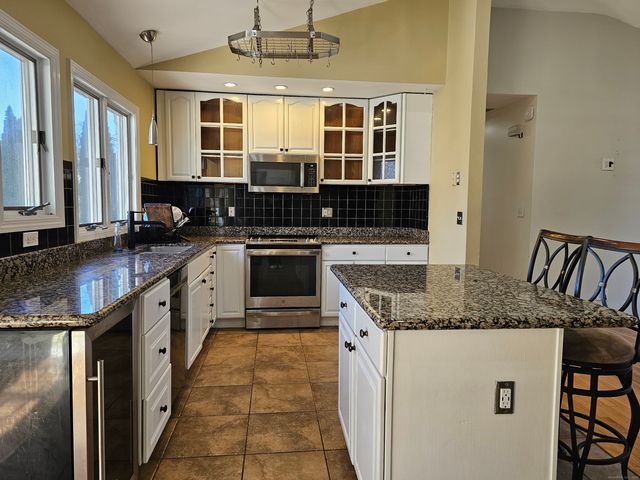 11 Brookfield Drive, Shelton, CT 06484