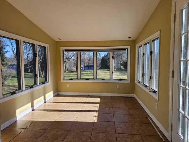 11 Brookfield Drive, Shelton, CT 06484