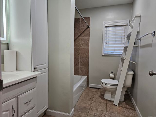 11 Brookfield Drive, Shelton, CT 06484