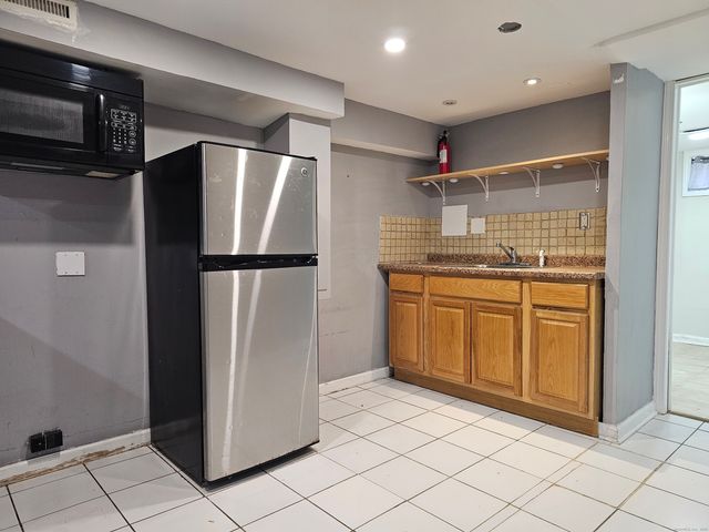 11 Brookfield Drive, Shelton, CT 06484