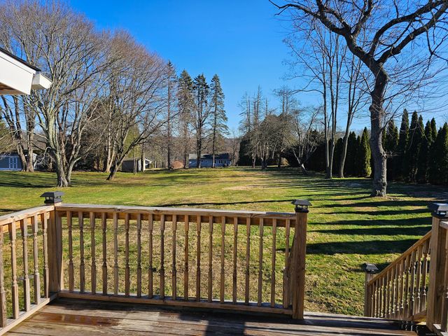 11 Brookfield Drive, Shelton, CT 06484