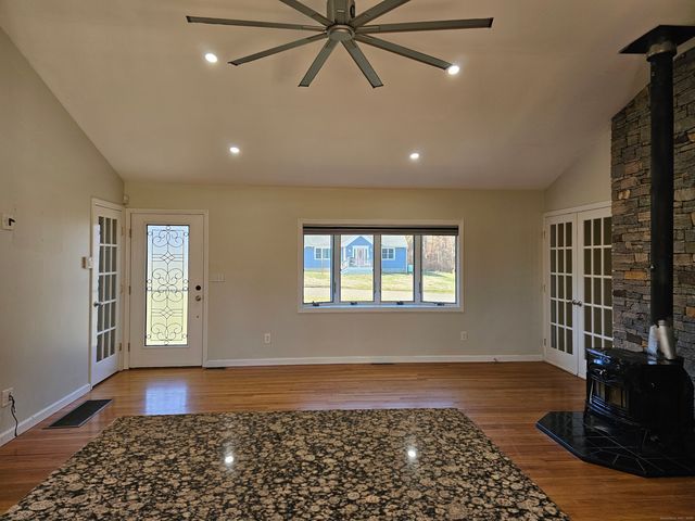 11 Brookfield Drive, Shelton, CT 06484