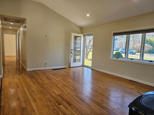 11 Brookfield Drive, Shelton, CT 06484