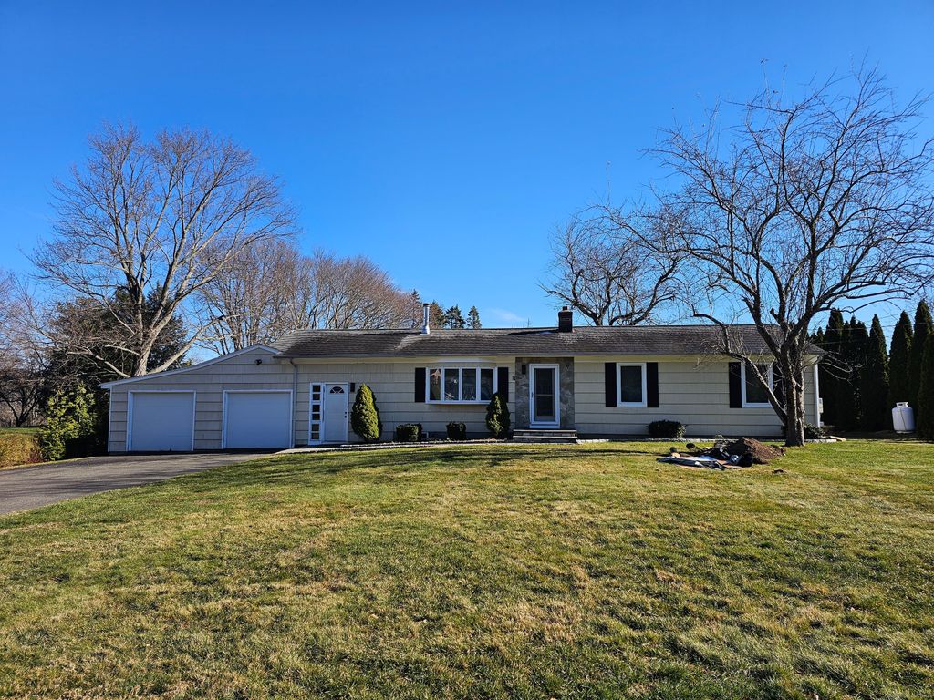 11 Brookfield Drive, Shelton, CT 06484