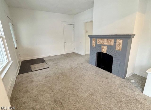 2035 Chesterland Avenue, Lakewood, OH 44107