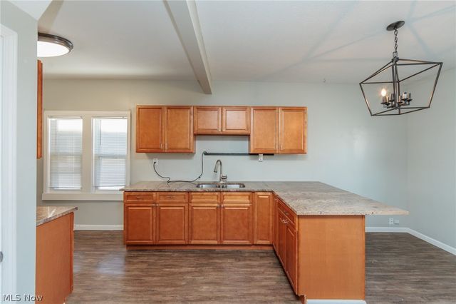 2035 Chesterland Avenue, Lakewood, OH 44107