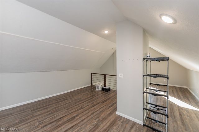 2035 Chesterland Avenue, Lakewood, OH 44107