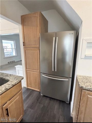 2035 Chesterland Avenue, Lakewood, OH 44107