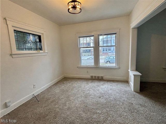 2035 Chesterland Avenue, Lakewood, OH 44107