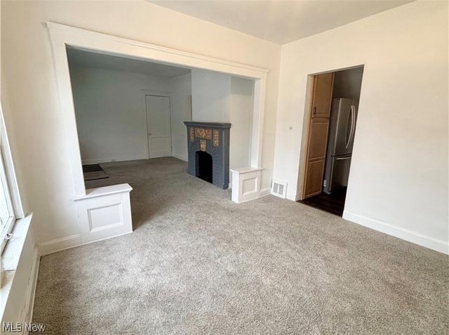 2035 Chesterland Avenue, Lakewood, OH 44107
