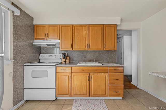 37 Westchester Avenue, West Babylon, NY 11704