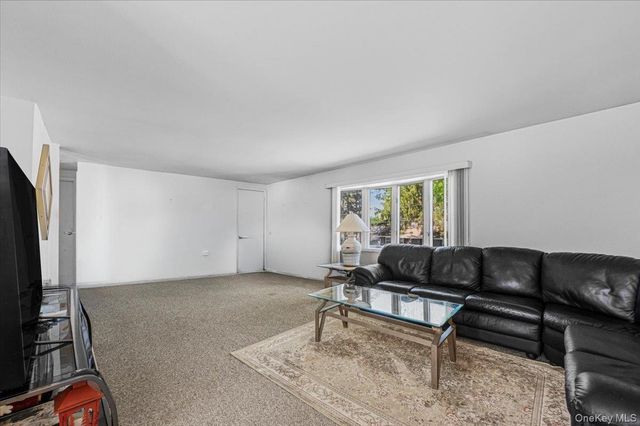 37 Westchester Avenue, West Babylon, NY 11704