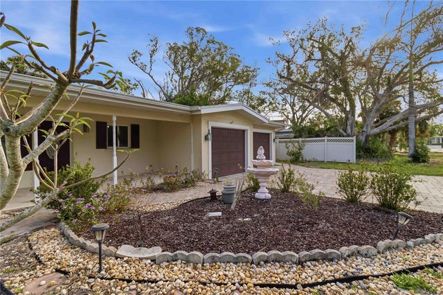 617 CALLE DE PERU, Sarasota, FL 34242