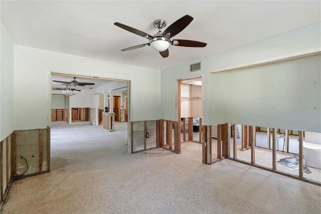 617 CALLE DE PERU, Sarasota, FL 34242