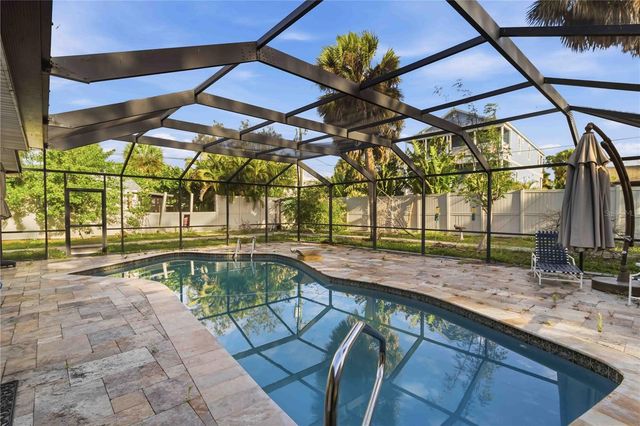 617 CALLE DE PERU, Sarasota, FL 34242