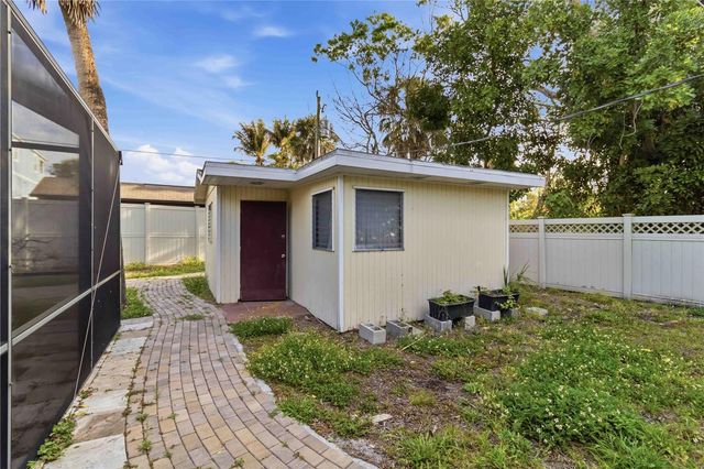 617 CALLE DE PERU, Sarasota, FL 34242
